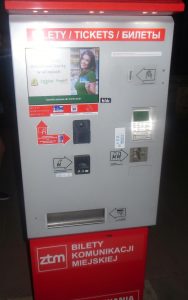 Automat stacjonarny (przystankowy) z ograniczoną funkcjonalnością dot. płatności - brak akceptacji banknotów.